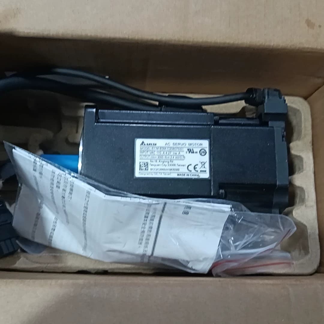 100 % brandneuer Original-Frequenzumrichter Delta ECM-B3M-C20807SS1, Antriebsservomotor