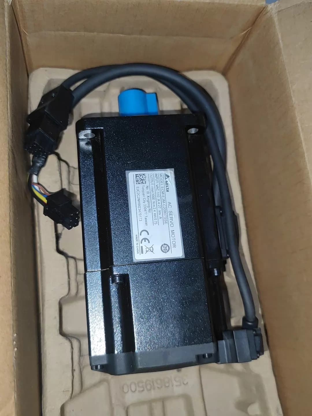 100 % brandneue, originale und echte Delta ECM-E3M-C20807SSE Frequenzumrichter, Antriebsservomotor