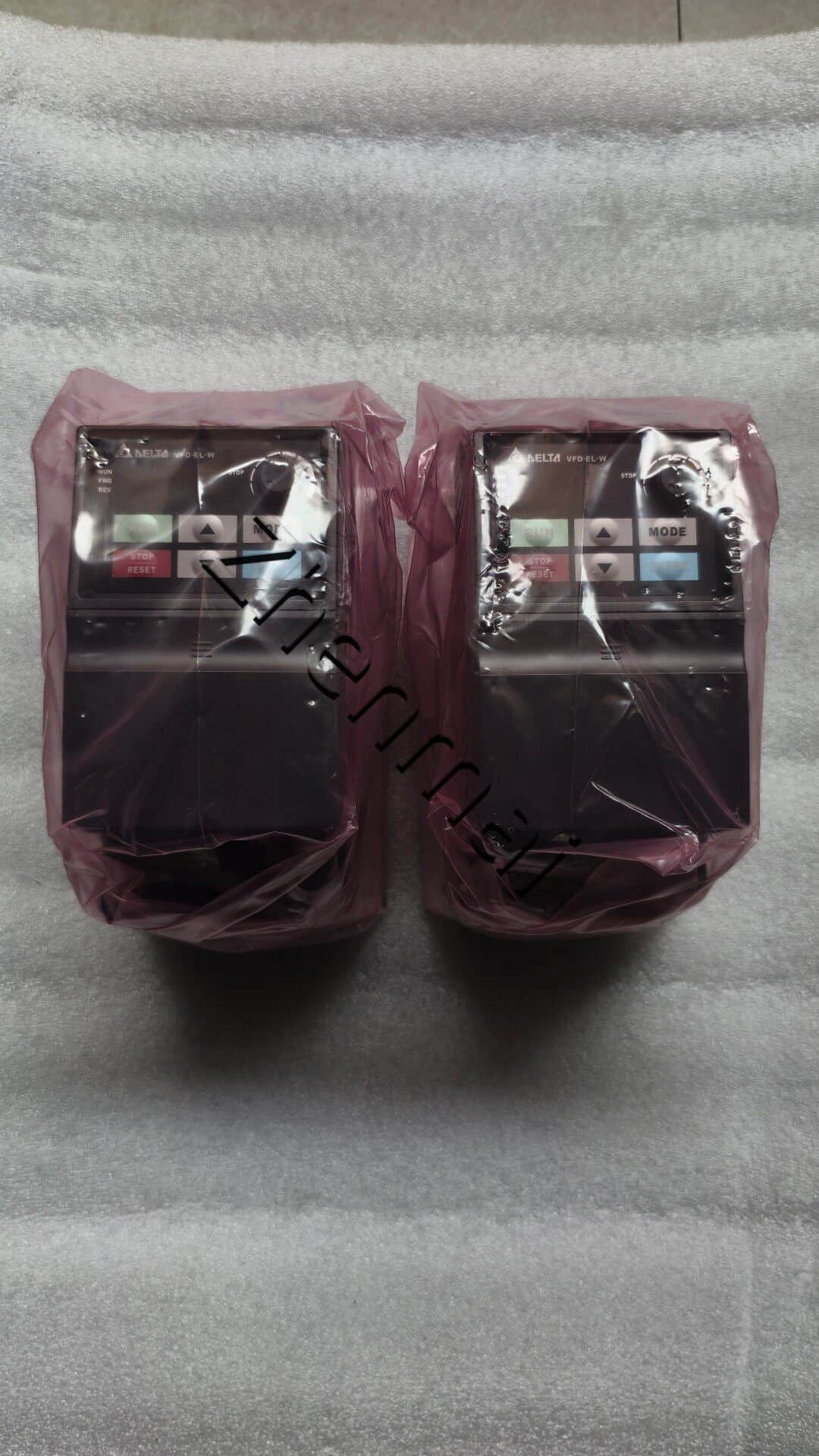 100 % brandneuer Original-Frequenzumrichter Delta VFD007EL21W