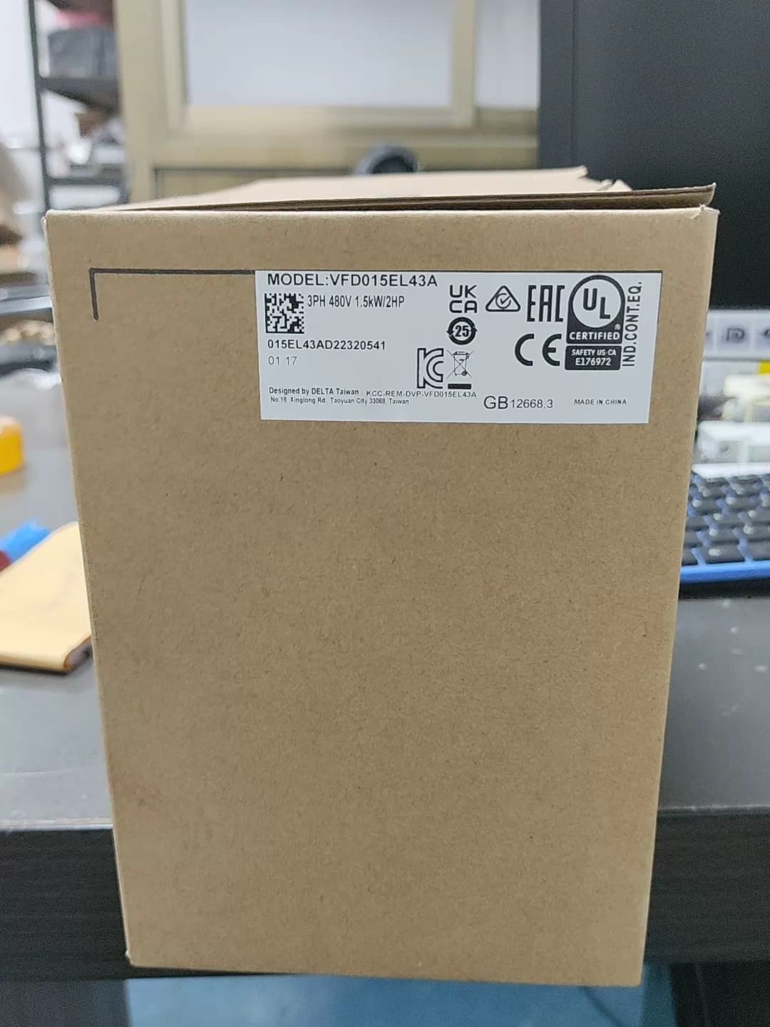 100 % brandneuer, originaler Delta VFD015EL43A Frequenzumrichter, Antriebsservomotor