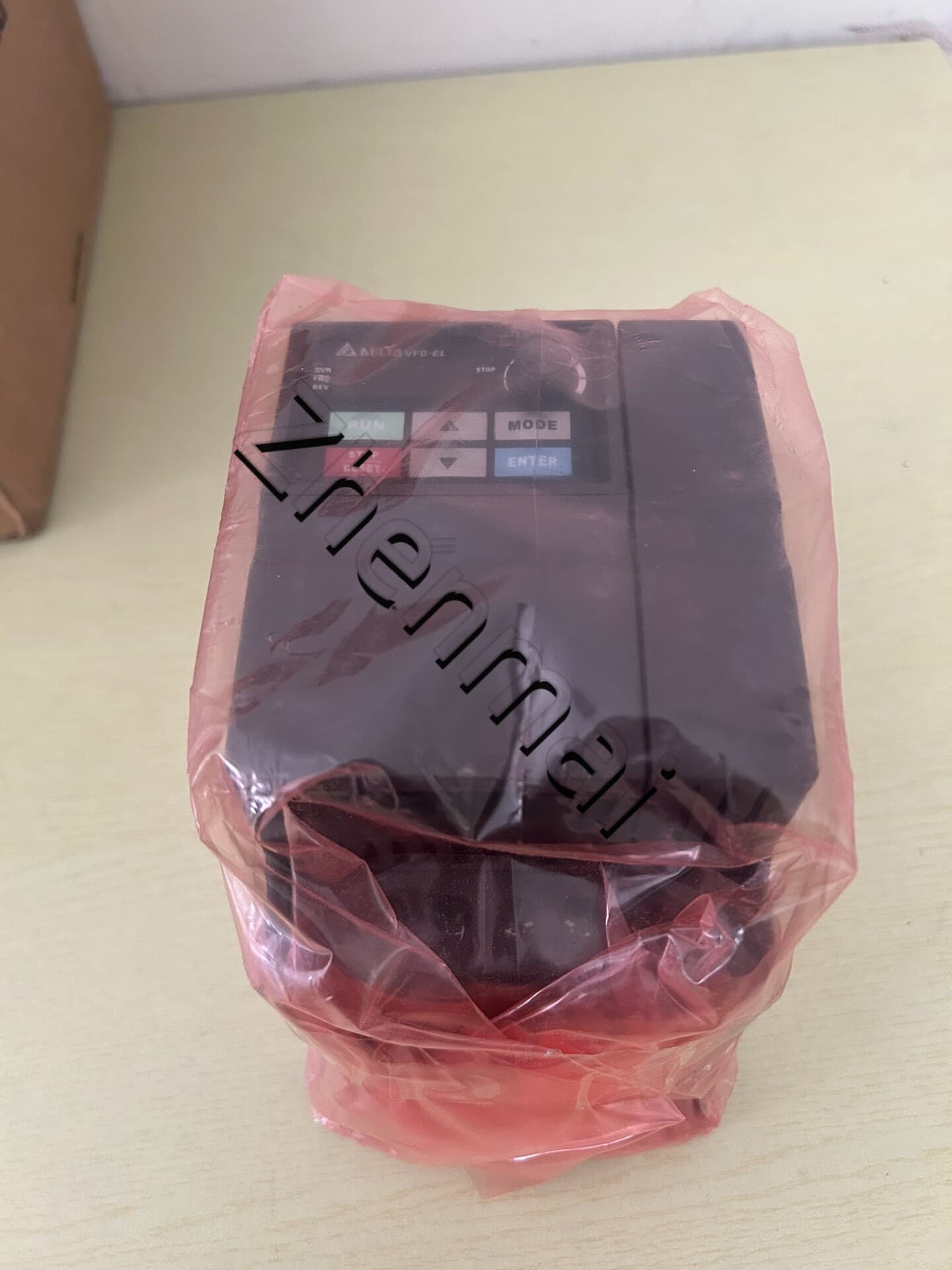 100 % brandneuer, originaler Delta VFD022EL43A Frequenzumrichter, Antriebsservomotor