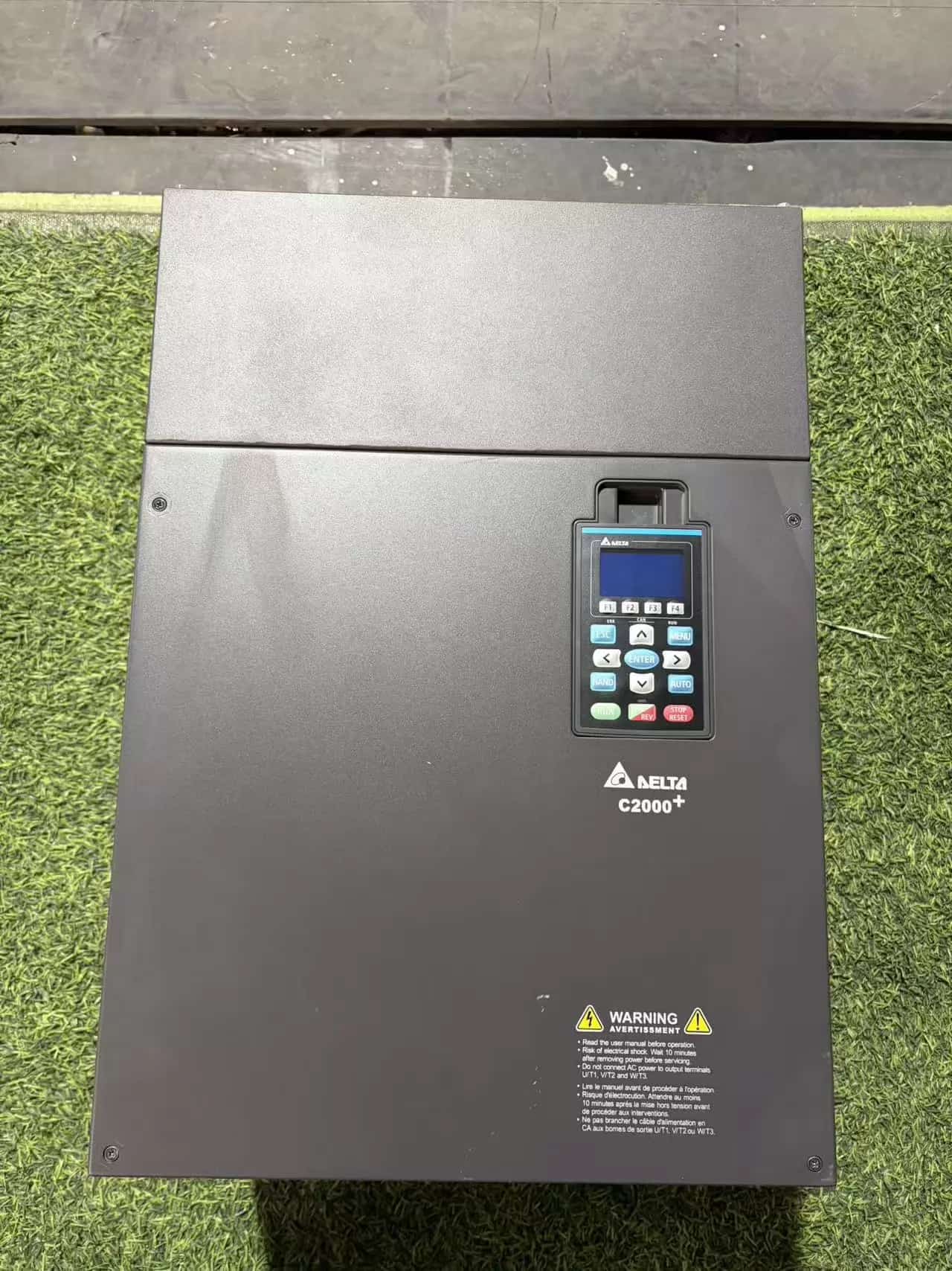 100 % brandneuer Original-Frequenzumrichter Delta VFD1100C43A-00, Antriebsservomotor