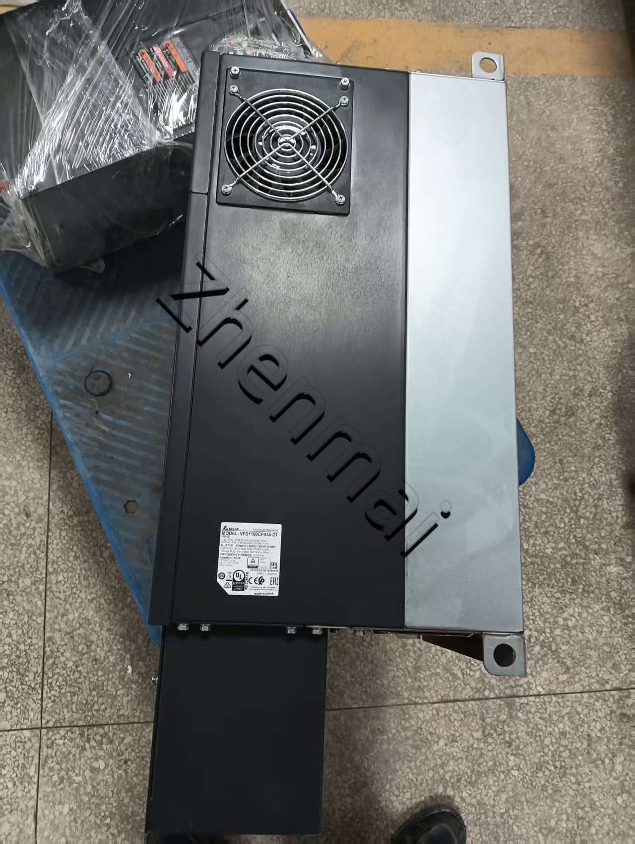100 % brandneues Original und Original Delta VFD1100CP43A-21 380V110KW Frequenzumrichter Antriebsservomotor