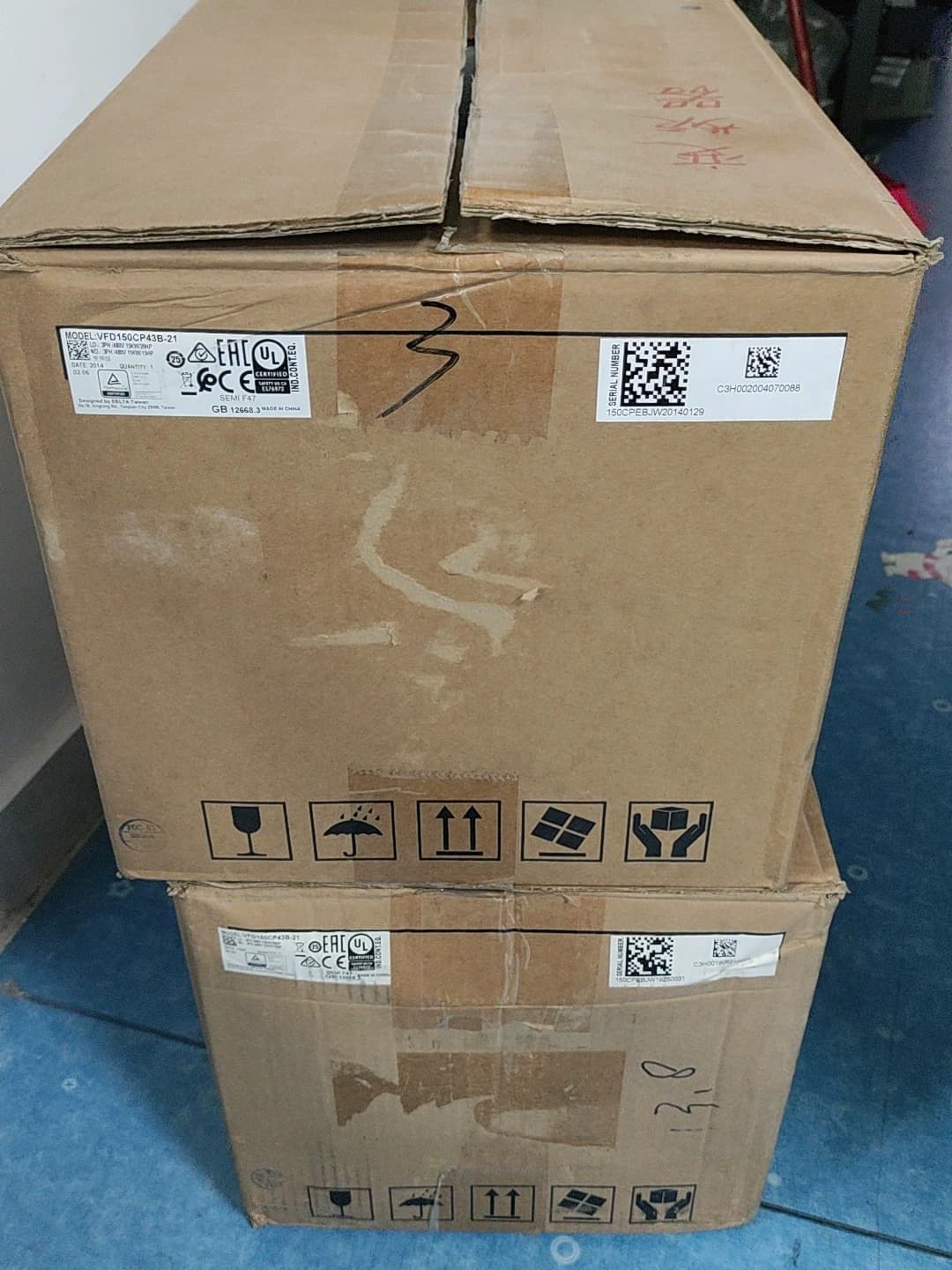 100 % brandneuer, originaler und echter Delta VFD150CP43B-21 380V15KW Frequenzumrichter Antriebsservomotor