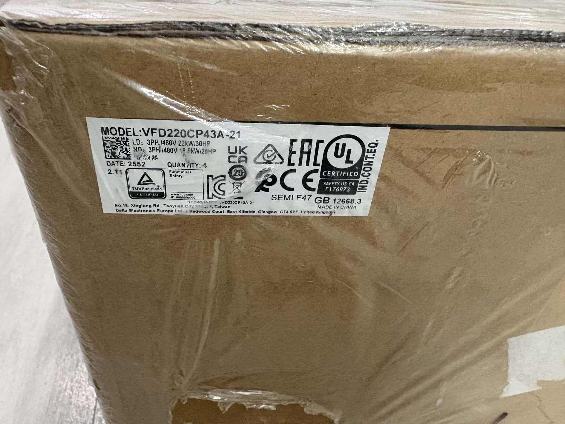 100 % brandneuer, originaler und echter Delta VFD220CP43A-21 380V22KW Frequenzumrichter Antriebsservomotor