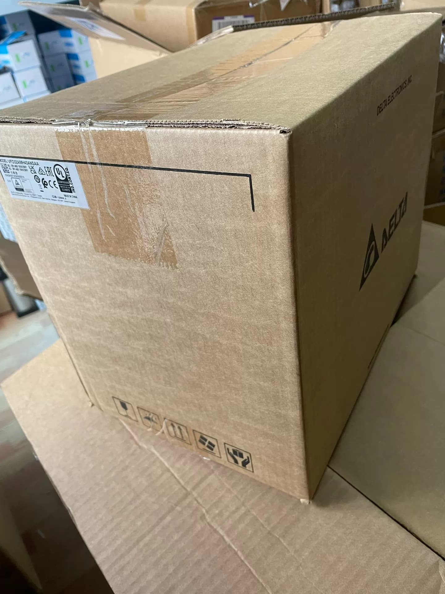 100 % brandneues Original und Original Delta VFD32AMH43ANSAA 15 kW Frequenzumrichter Antriebsservomotor