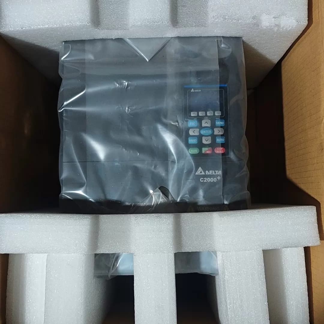100 % brandneuer Original-Frequenzumrichter Delta VFD370C43S-00, Antriebsservomotor