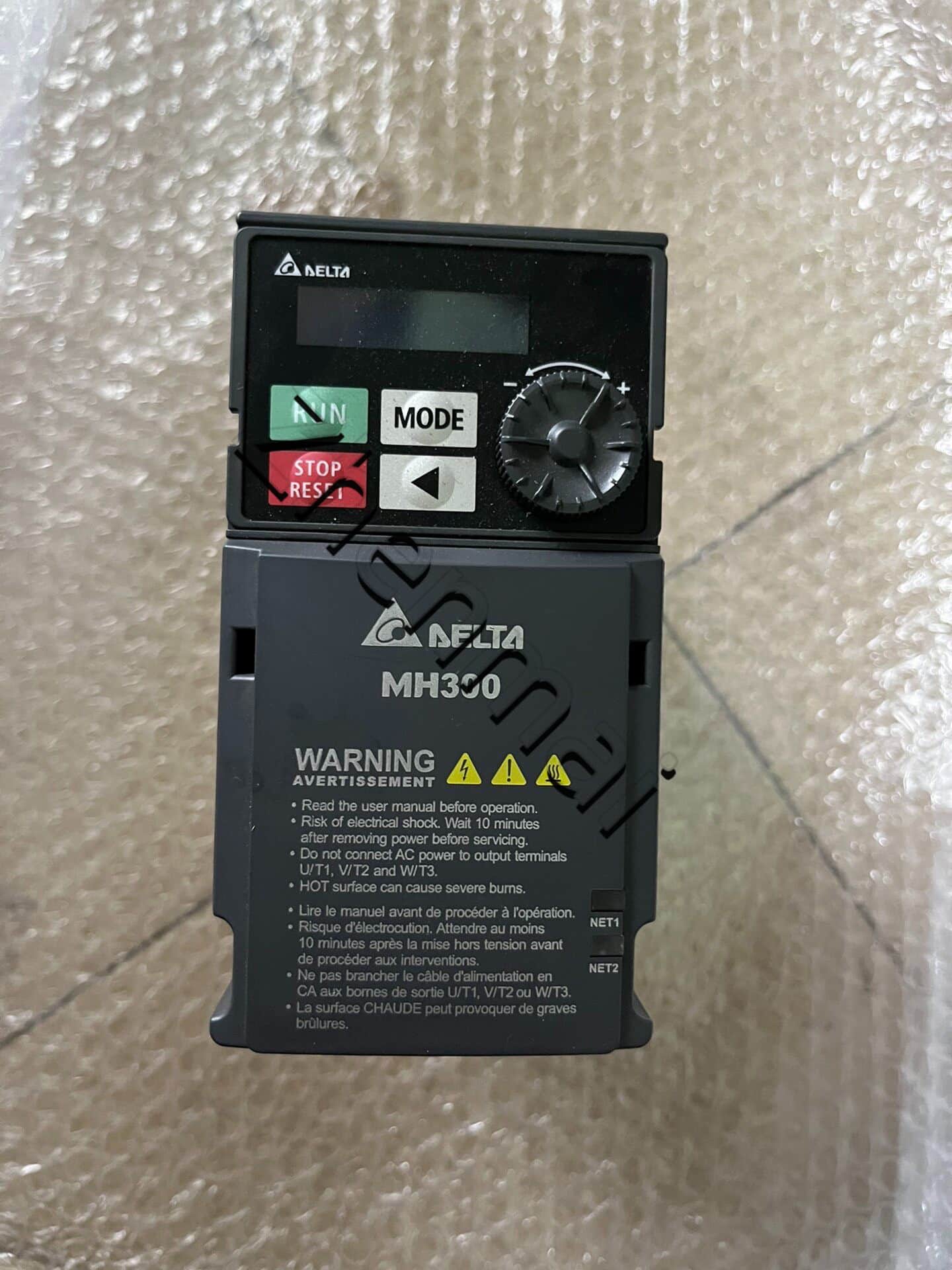 100 % brandneues Original und Original Delta VFD3A0MH43ANSAA 0,75 kW Frequenzumrichter Antriebsservomotor