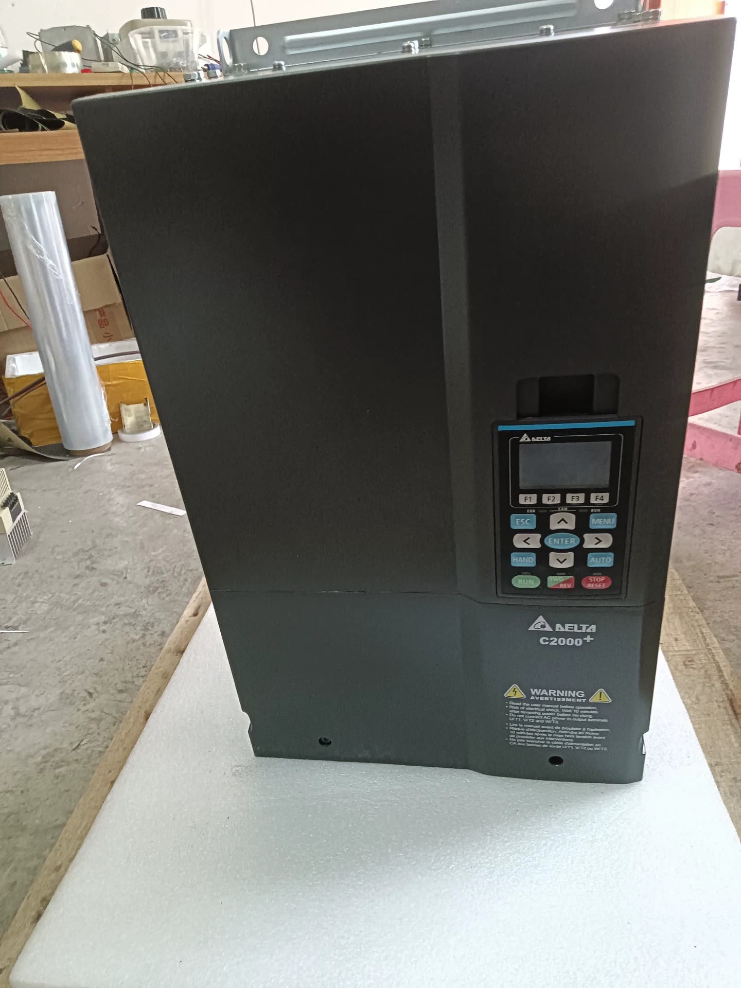 100 % brandneuer Original-Frequenzumrichter Delta VFD450C43S-00, Antriebsservomotor