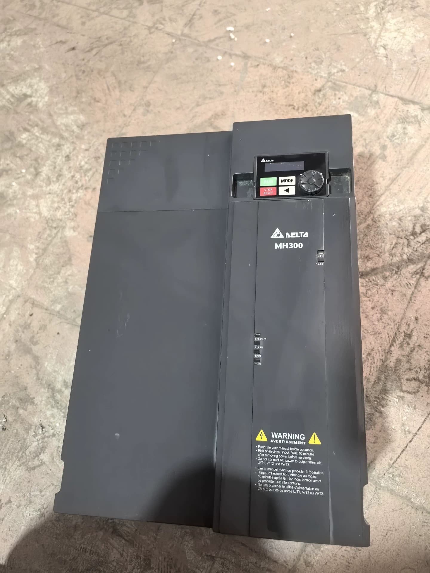 100 % brandneuer Original-Frequenzumrichter Delta VFD60AMH43ANSAA (30 kW) Antriebsservomotor