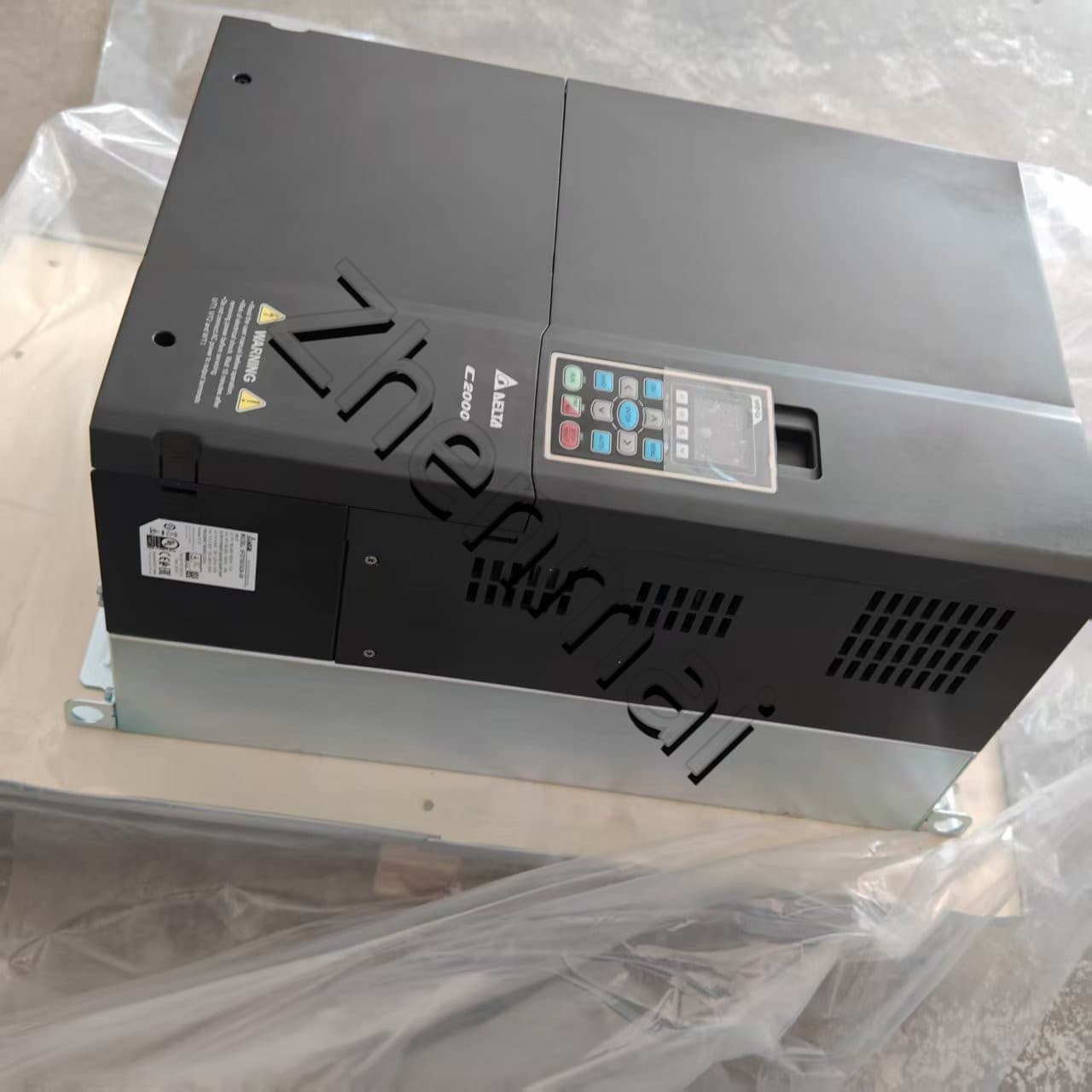 100 % brandneuer Original-Frequenzumrichter Delta VFD750C43A-00, Antriebsservomotor