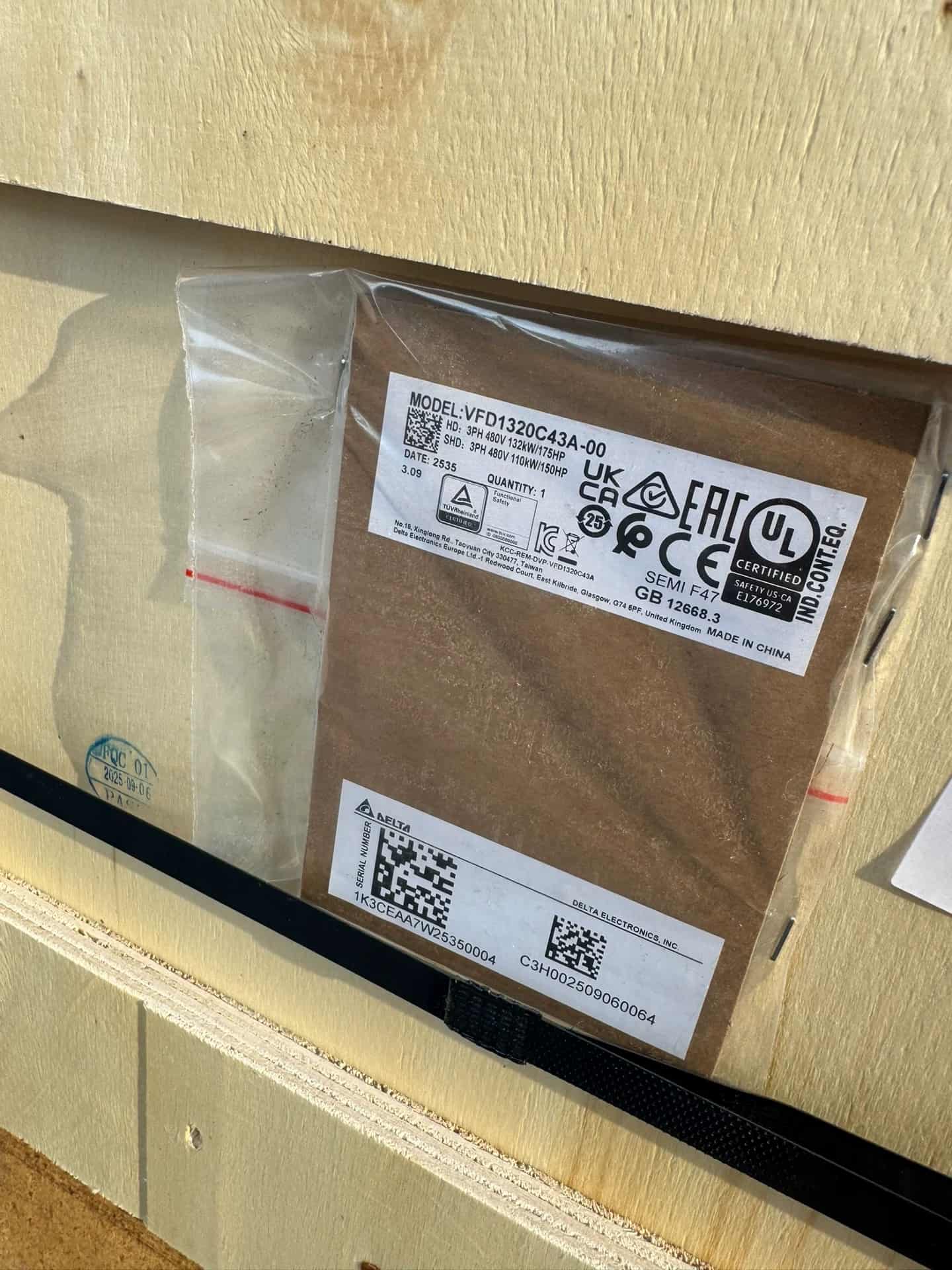 100 % brandneuer Original-Frequenzumrichter Delta VVFD1320C43A-00, Antriebsservomotor