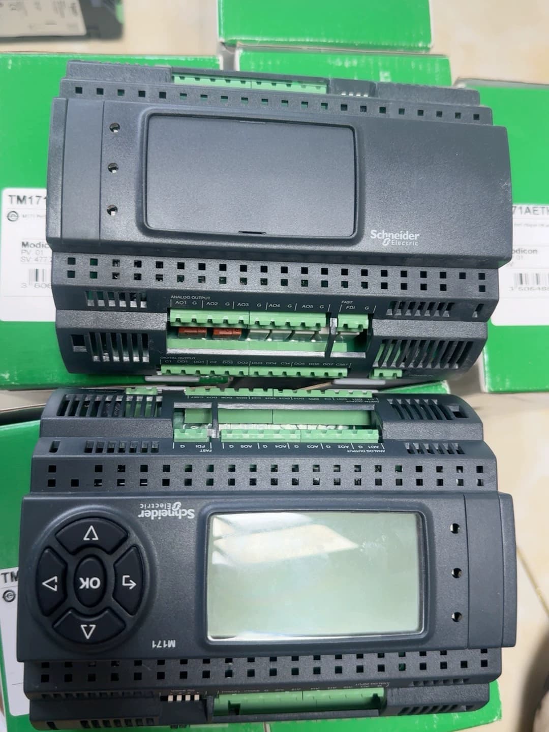 100 % brandneue, originale und echte Schneider TM171PDM27R Frequenzumrichter, Leistungsschalter, Schütze, Schutzgeräte