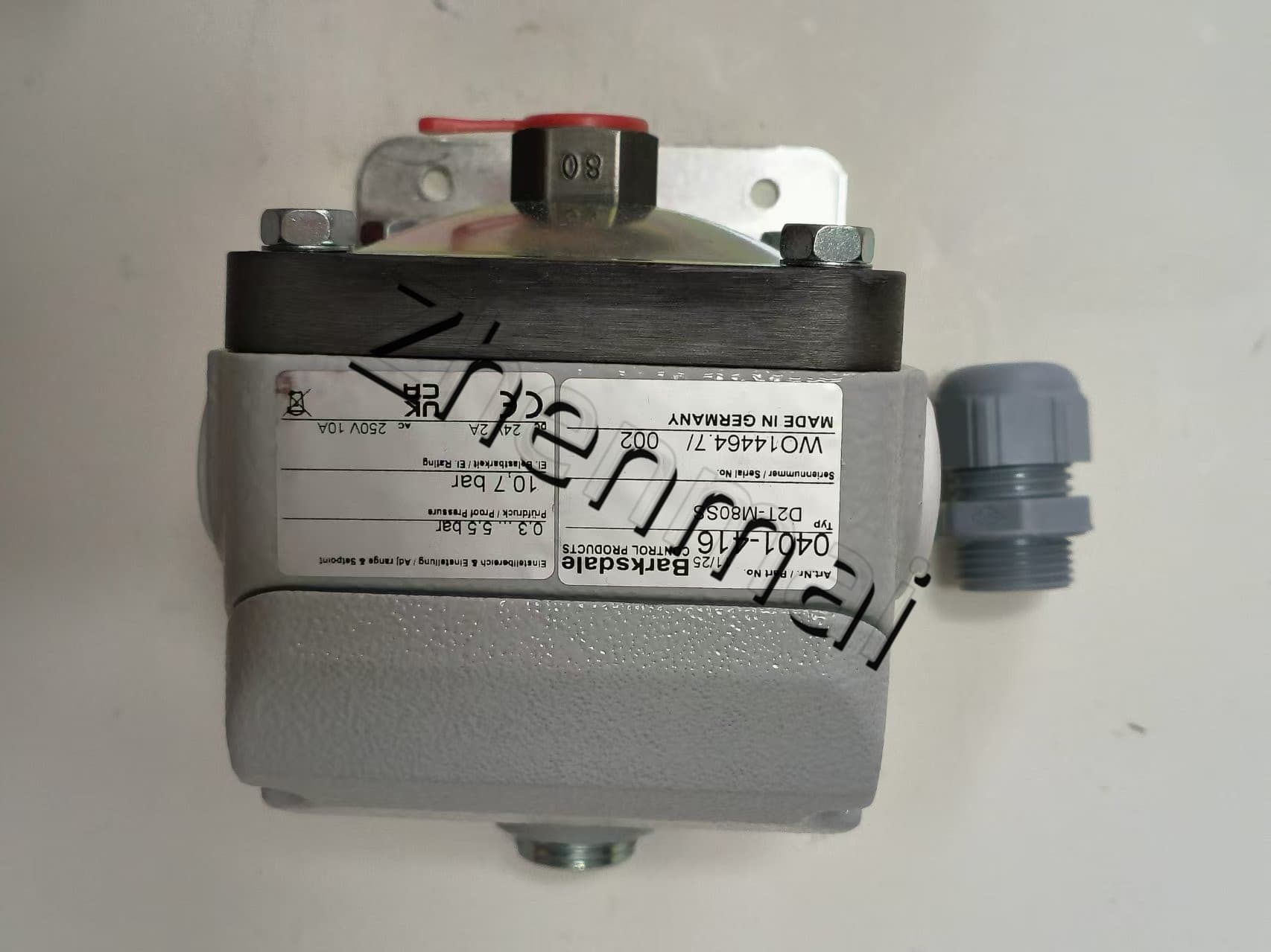 Brandneuer Original Barksdale 0401-416 D2T-M80SS Drucksensor Niveauschalter Durchflussschalter Druckschalter Schneller Versand