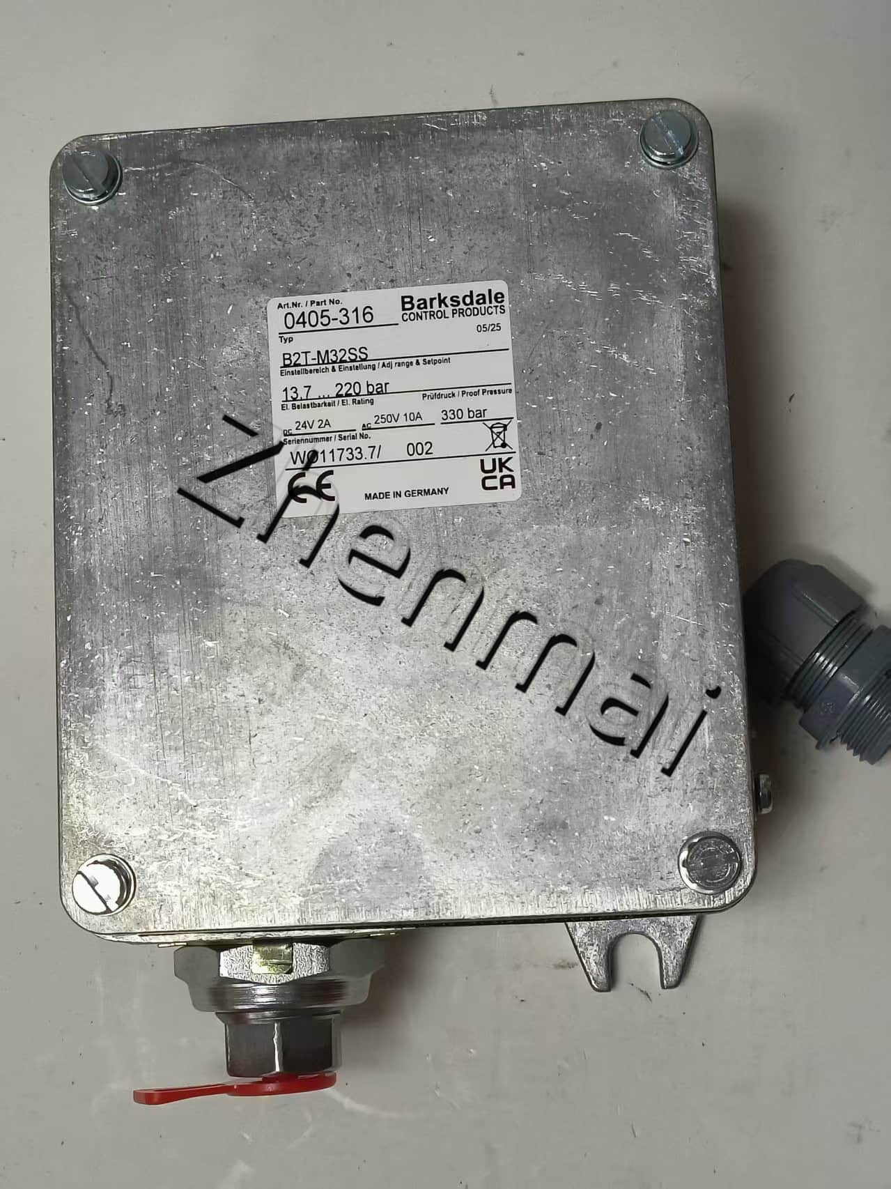 Brandneuer Original Barksdale 0405-316 B2T-M32SS Drucksensor Niveauschalter Durchflussschalter Druckschalter Schneller Versand