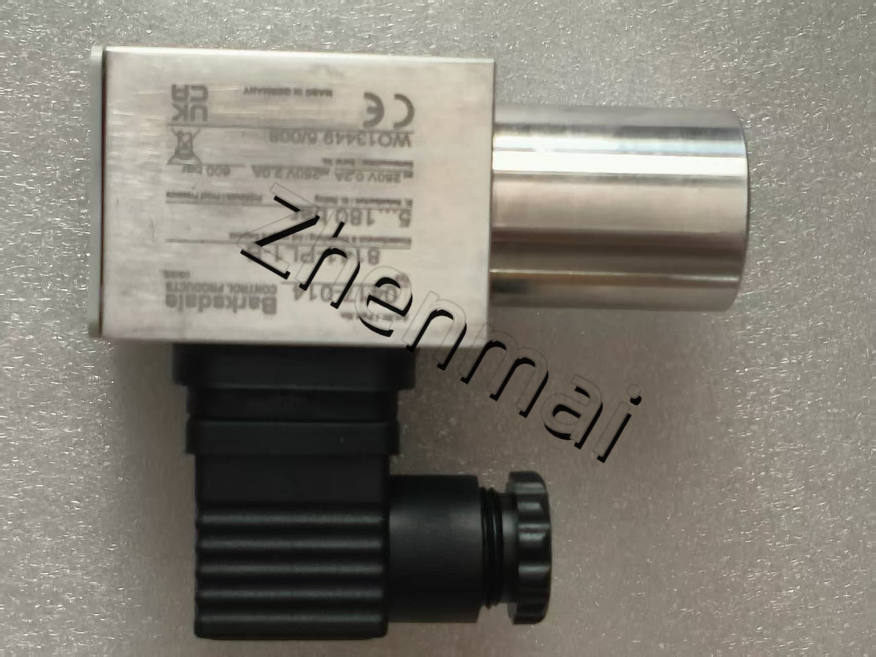 Brandneues Original Barksdale 8141-PL1-B 0417-014 Drucksensor Niveauschalter Durchflussschalter Druckschalter Schneller Versand