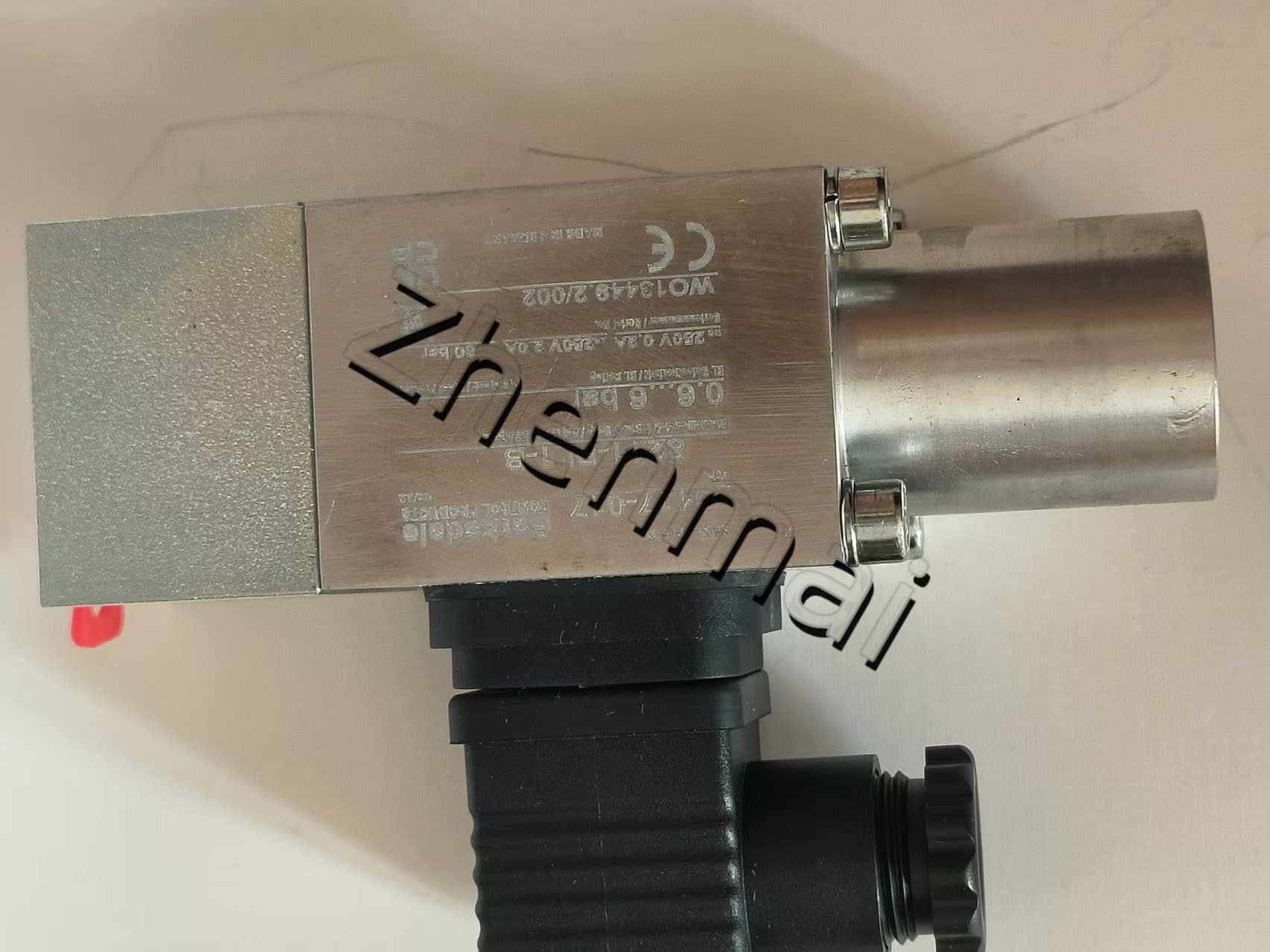 Brandneues Original Barksdale 8211-PL1-B 0417-017 Drucksensor Niveauschalter Durchflussschalter Druckschalter Schneller Versand