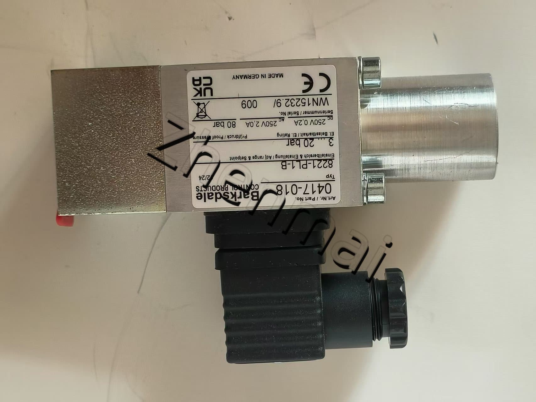Brandneues Original Barksdale 8221-PL1-B 0417-018 Drucksensor Niveauschalter Durchflussschalter Druckschalter Schneller Versand