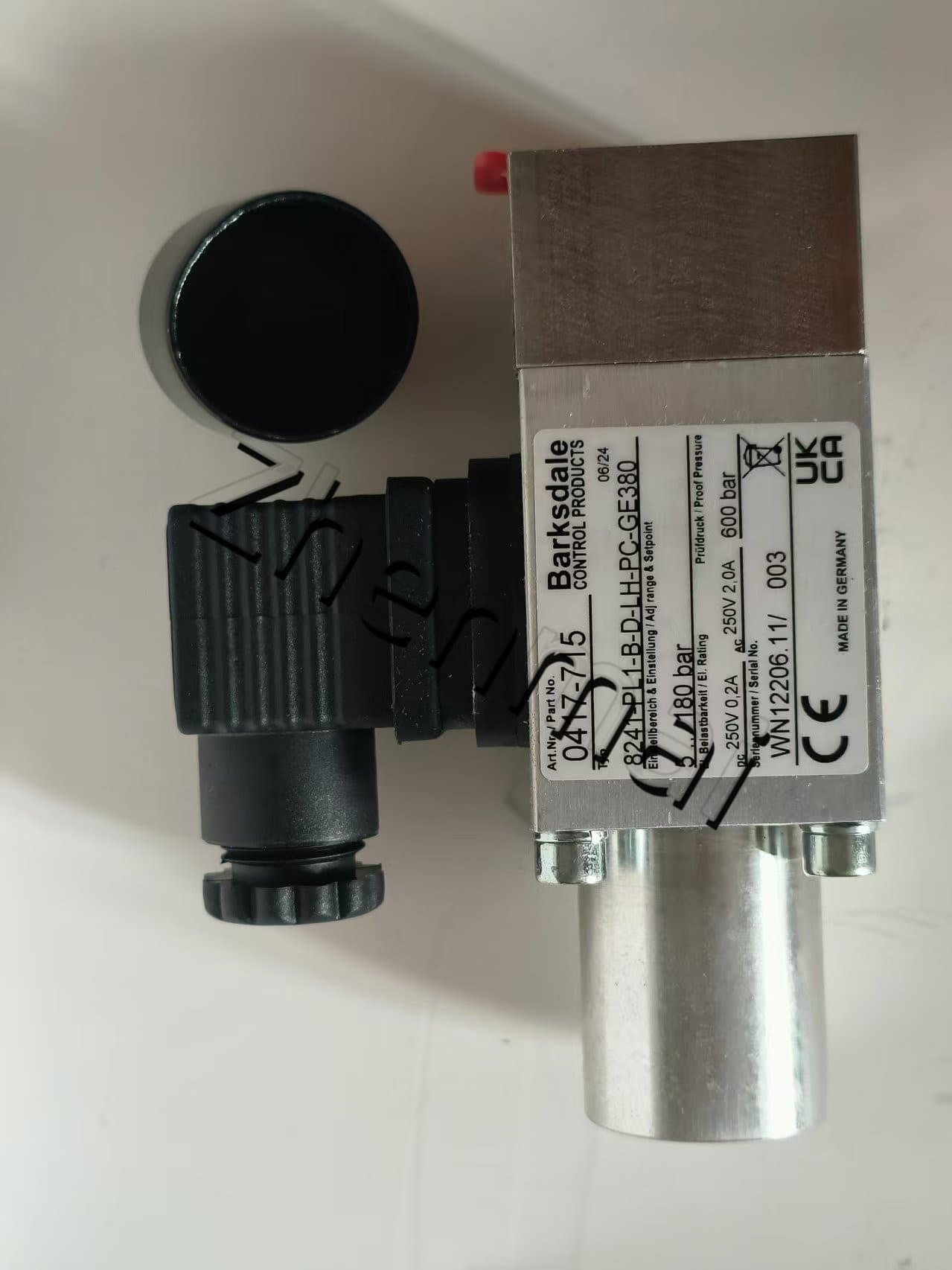Brandneues Original Barksdale 8241-PL1-B-D-LH-PC-GE380 0417-715 Drucksensor Niveauschalter Durchflussschalter Druckschalter Schneller Versand