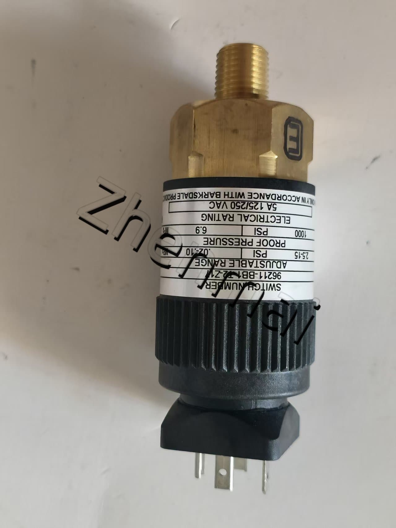 Brandneuer Original Barksdale 96211-BB1-T2-Z17 Drucksensor Niveauschalter Durchflussschalter Druckschalter Schneller Versand