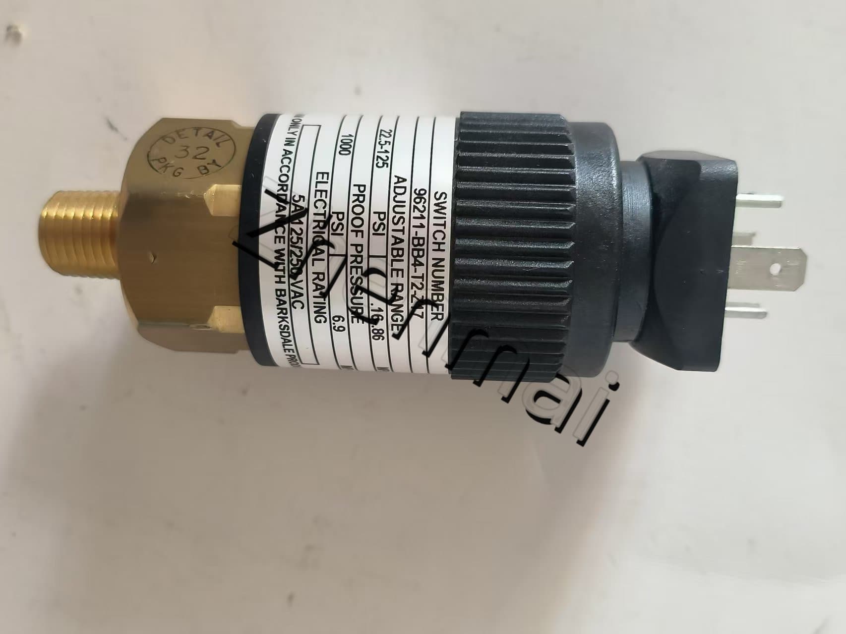 Brandneuer Original Barksdale 96211-BB4-T2 Drucksensor Niveauschalter Durchflussschalter Druckschalter Schneller Versand