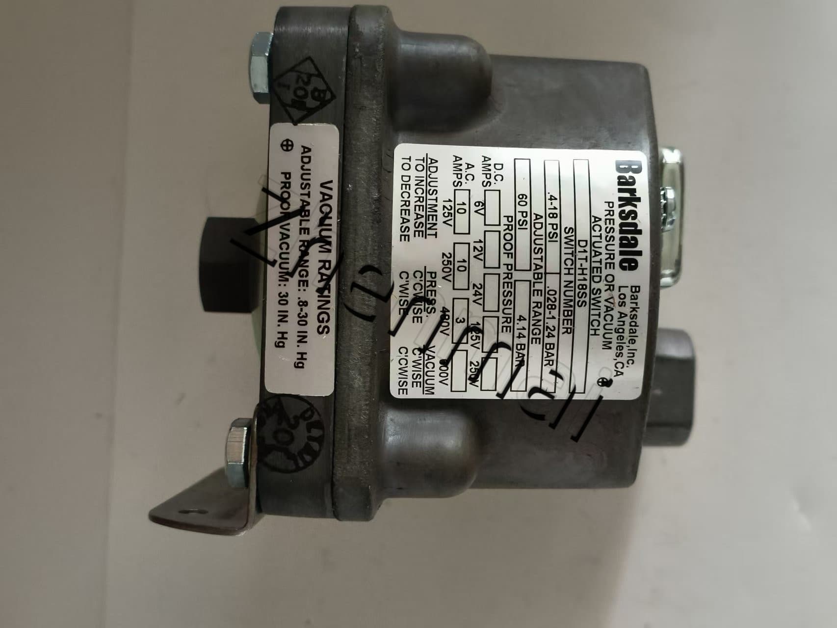 Brandneuer Original Barksdale D1T-H18SS Drucksensor Niveauschalter Durchflussschalter Druckschalter Schneller Versand