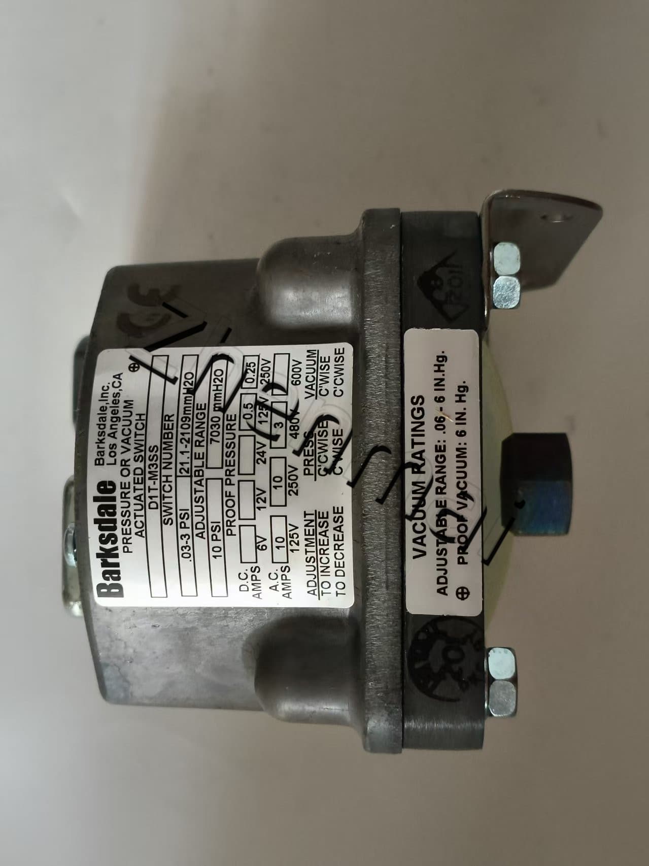Brandneuer Original Barksdale D1T-M3SS Drucksensor Niveauschalter Durchflussschalter Druckschalter Schneller Versand