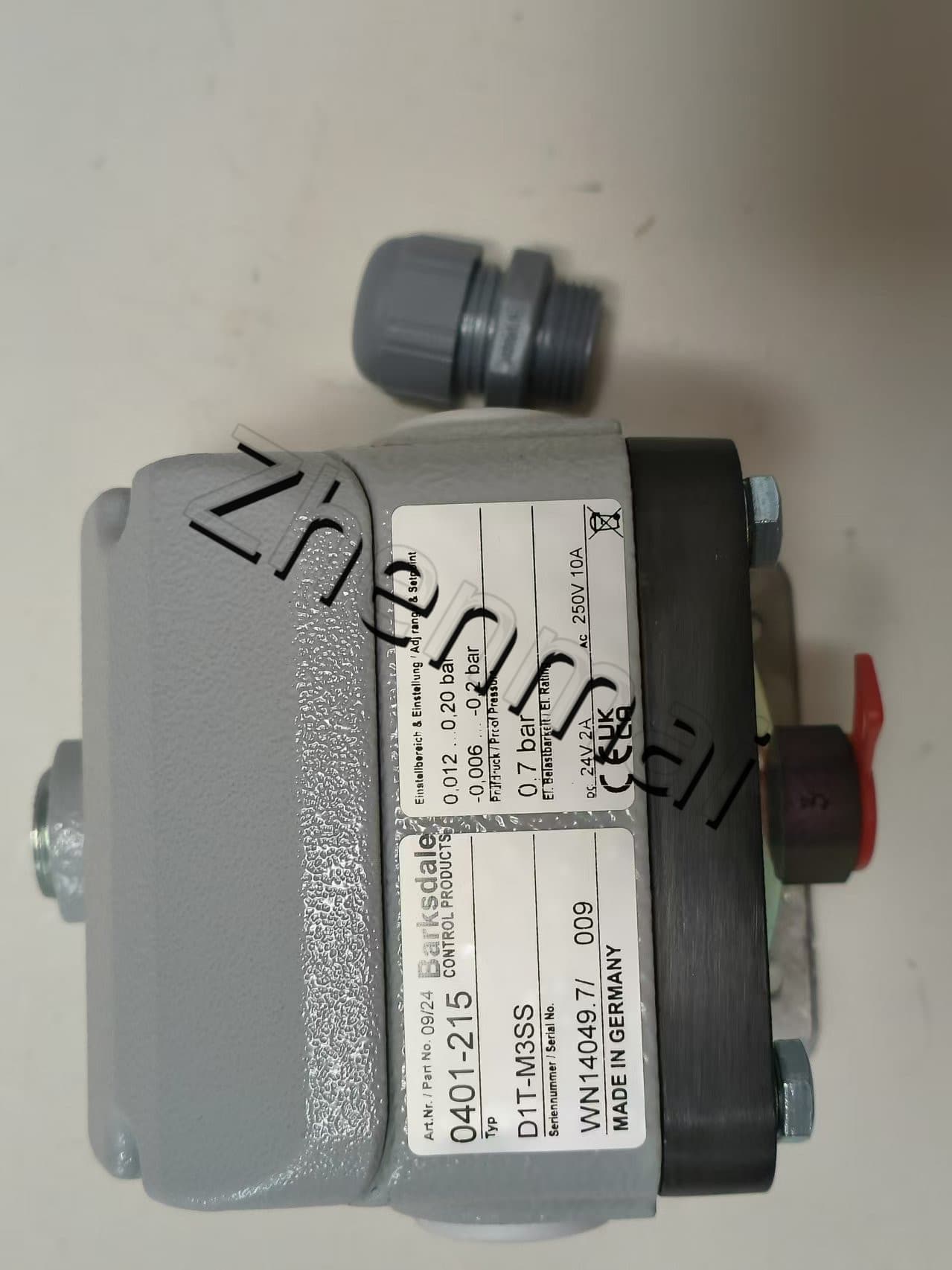 Brandneuer Original Barksdale DD1T-M3SS 0401-215 Drucksensor Niveauschalter Durchflussschalter Druckschalter Schneller Versand