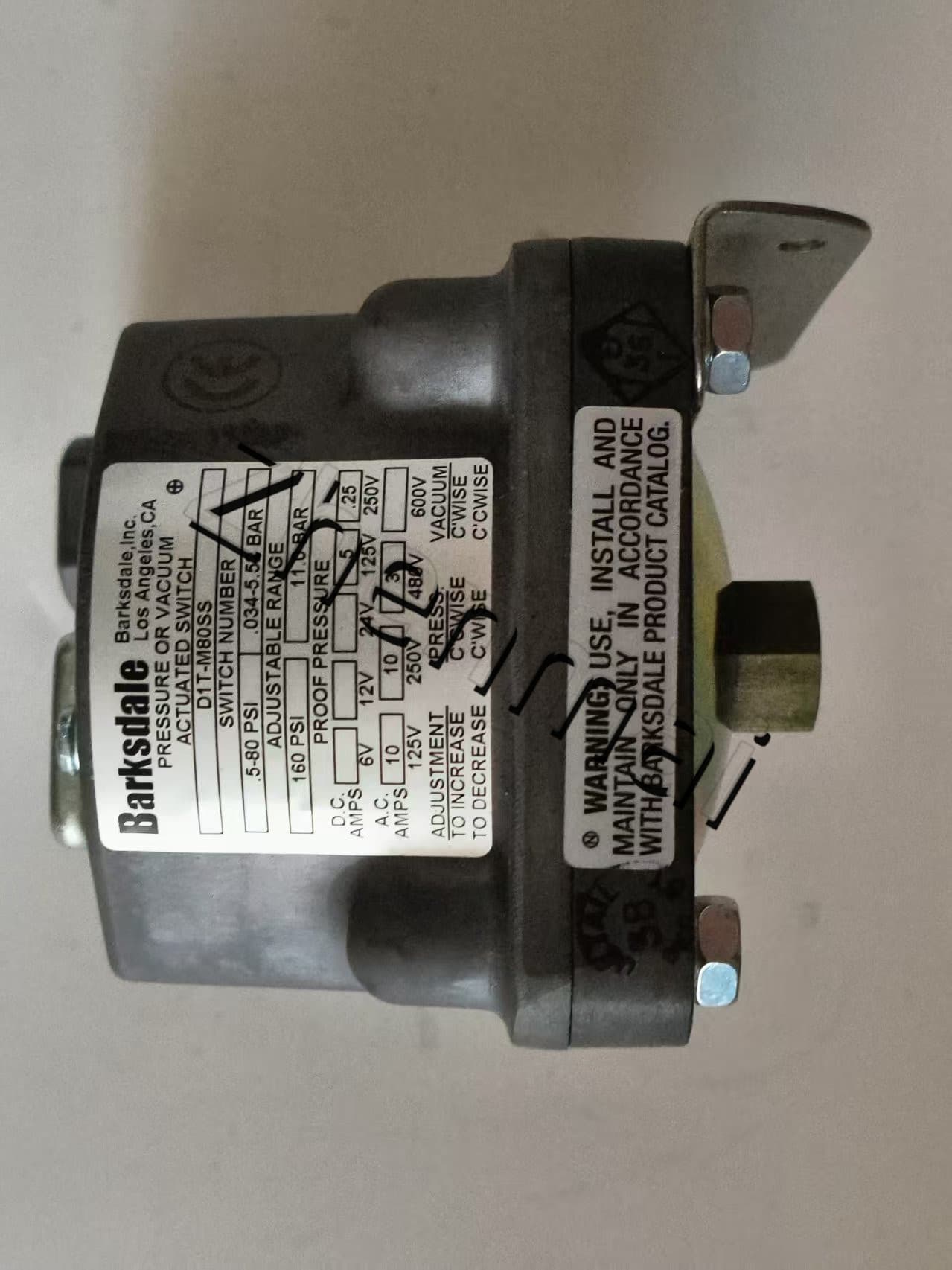 Brandneuer Original Barksdale DD1T-M80SS Drucksensor Niveauschalter Durchflussschalter Druckschalter Schneller Versand
