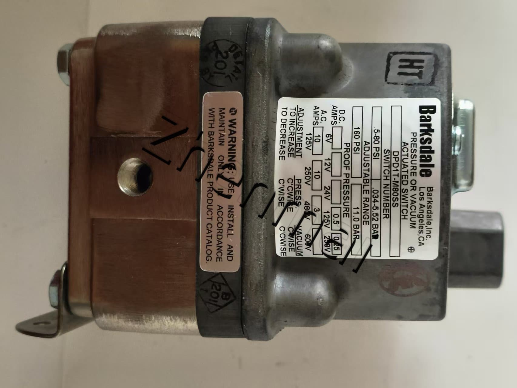 Brandneuer Original Barksdale DPD1T-M80SS Drucksensor Niveauschalter Durchflussschalter Druckschalter Schneller Versand