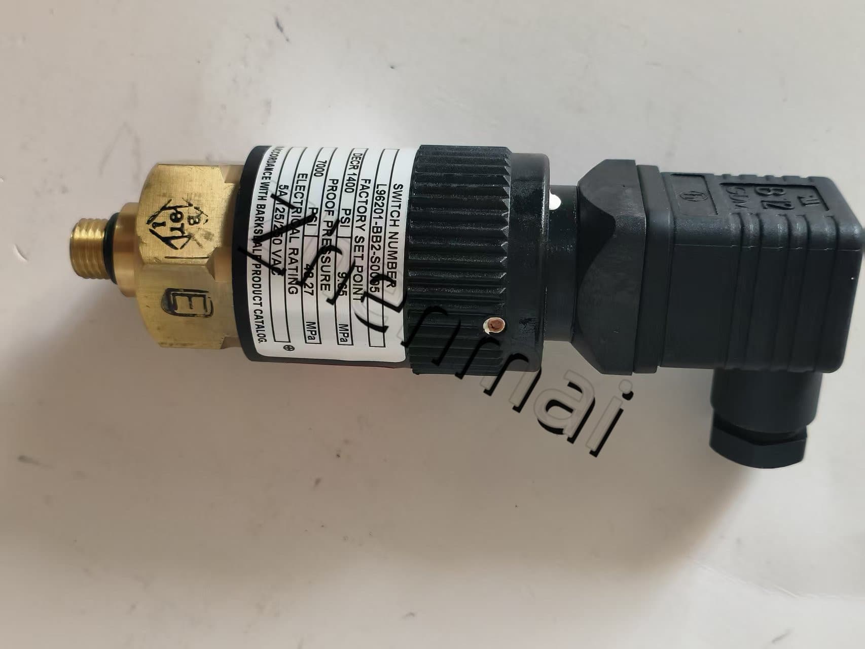 Brandneuer Original Barksdale L96201-BB2-S0005 Drucksensor Niveauschalter Durchflussschalter Druckschalter Schneller Versand