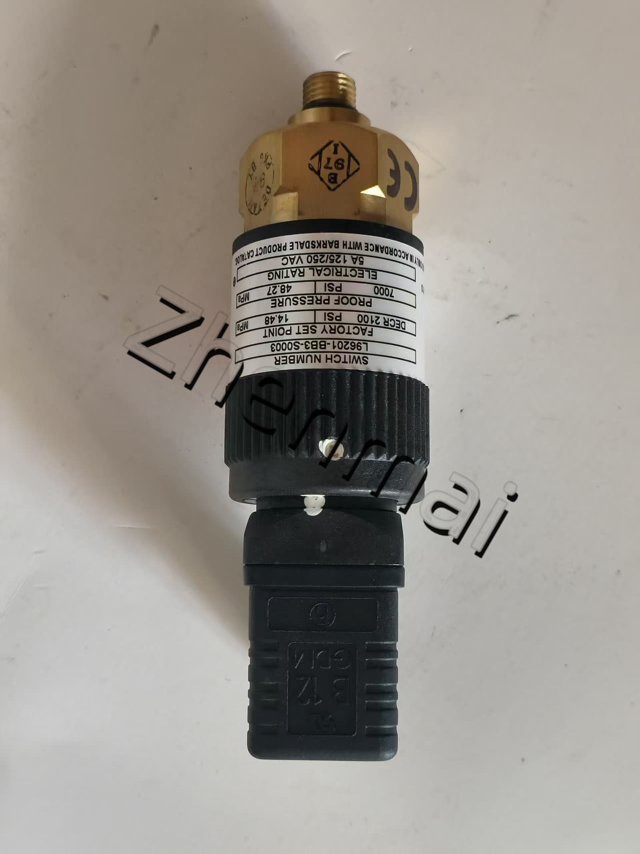 Brandneuer Original Barksdale L96201-BB3-S0003 Drucksensor Niveauschalter Durchflussschalter Druckschalter Schneller Versand
