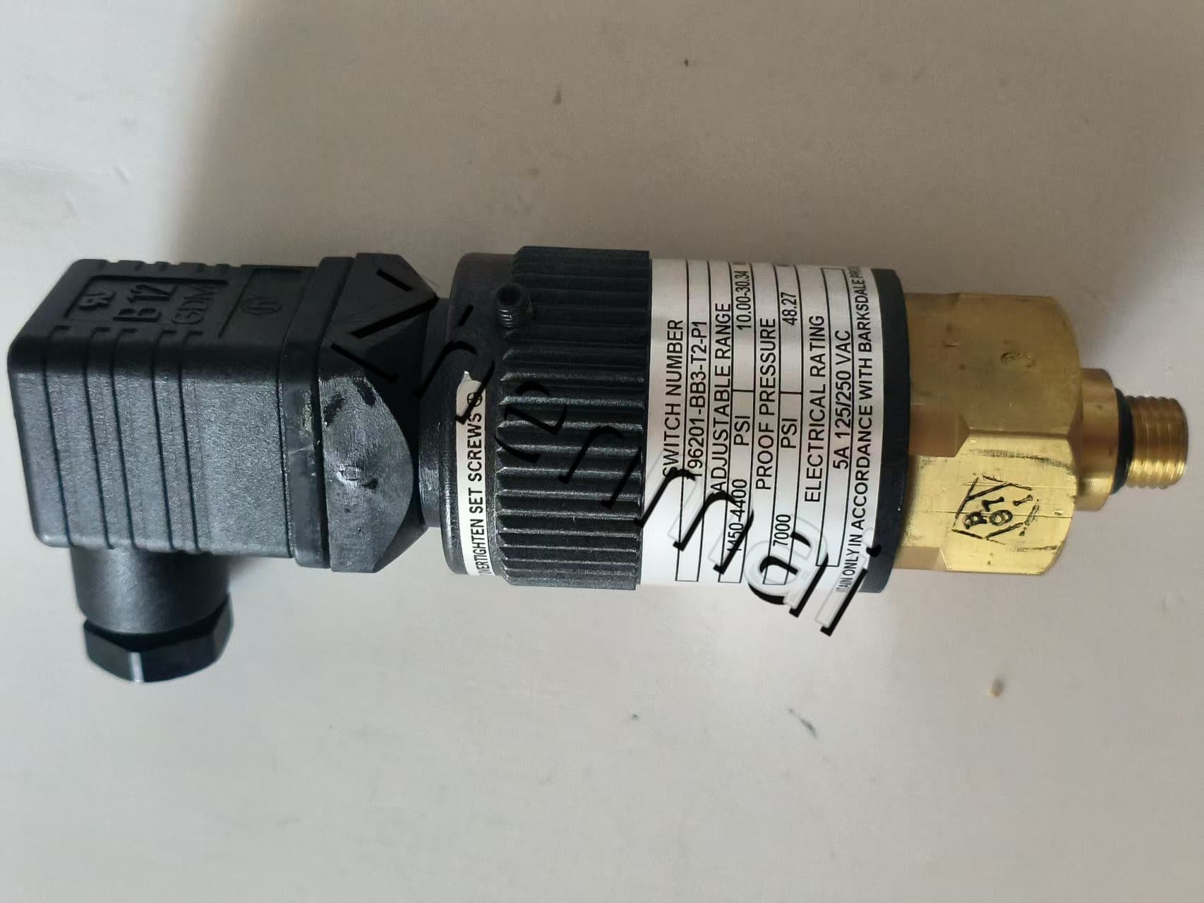 Brandneuer Original Barksdale T96201-BB3-T2-P1 Drucksensor Niveauschalter Durchflussschalter Druckschalter Schneller Versand