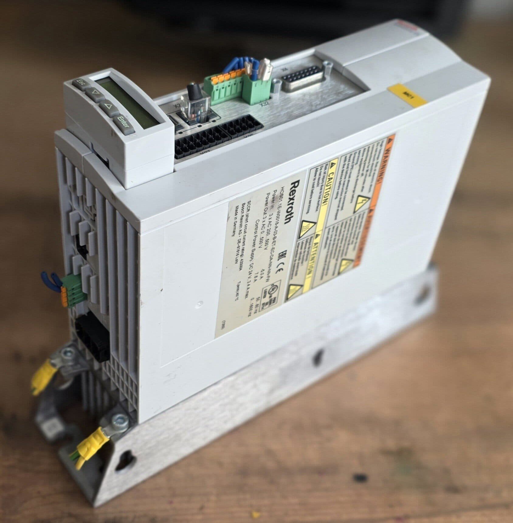 Brandneuer Original Bosch Rexroth Servoantrieb HCS01.1E-W0018-A-03-B-ET-EC-DA-NN-NN-FW Servomotor Schneller Versand
