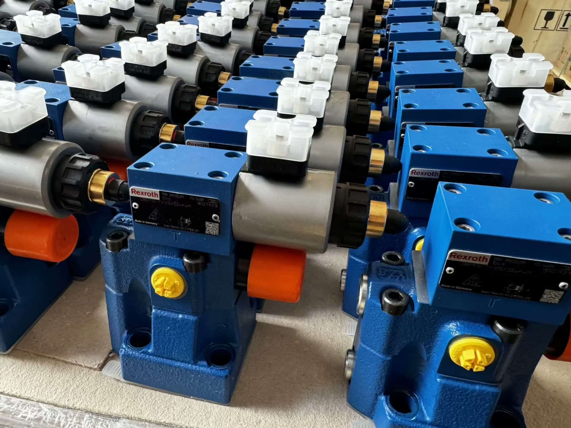 Brandneuer Original Bosch Rexroth Servoantrieb Proportionalventil 4WREE6V16-3X/V/24F1 Servomotor Schneller Versand