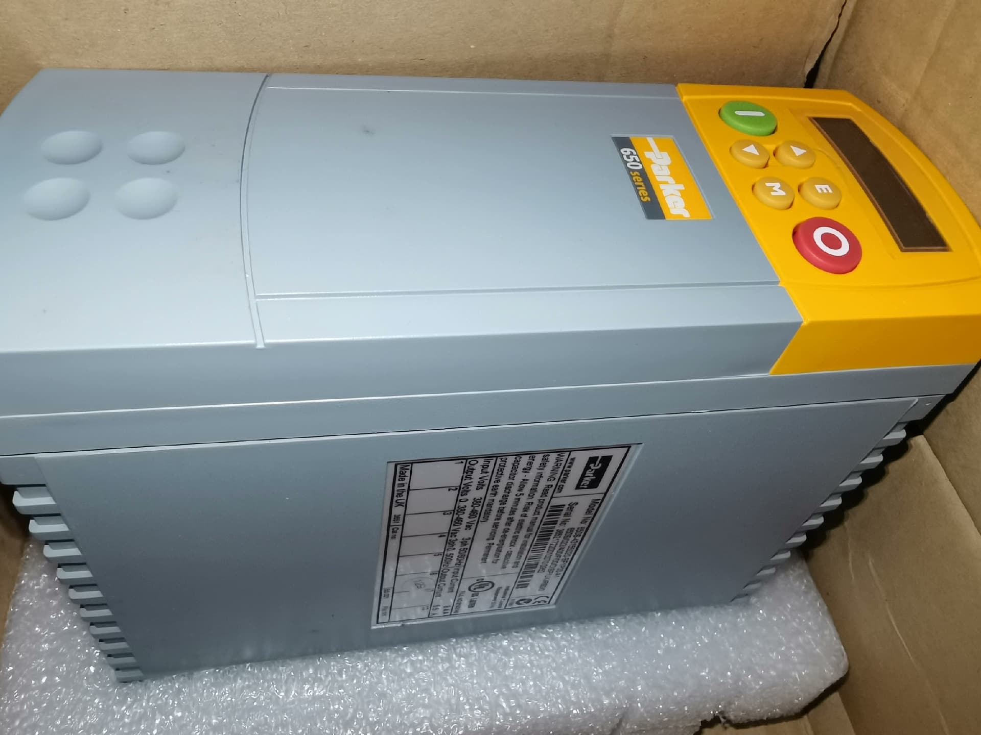 Brandneues Original Parker 650S/022/400/F/00/DISP/UK/RS0/0 Servoantriebe, Frequenzumrichter, Servomotoren, Controller, schneller Versand