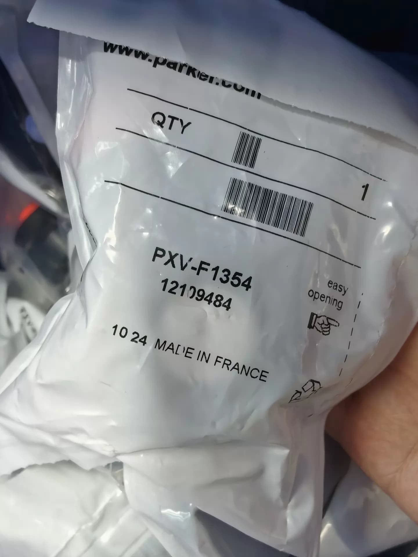 Brandneue Original Parker 6PXV-F1354 Servoantriebe, Frequenzumrichter, Servomotoren, Controller, schneller Versand