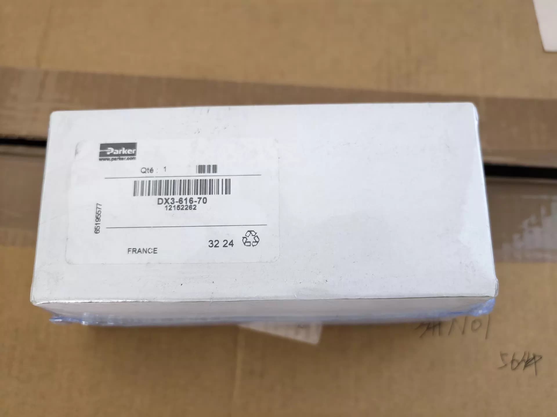 Brandneue Original Parker DX3-616-70 Servoantriebe, Frequenzumrichter, Servomotoren, Controller, schneller Versand
