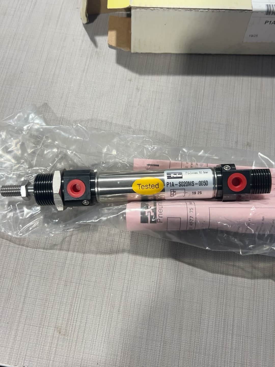 Brandneue Original Parker P1A-S020MS-0050 Servoantriebe, Frequenzumrichter, Servomotoren, Controller, schneller Versand