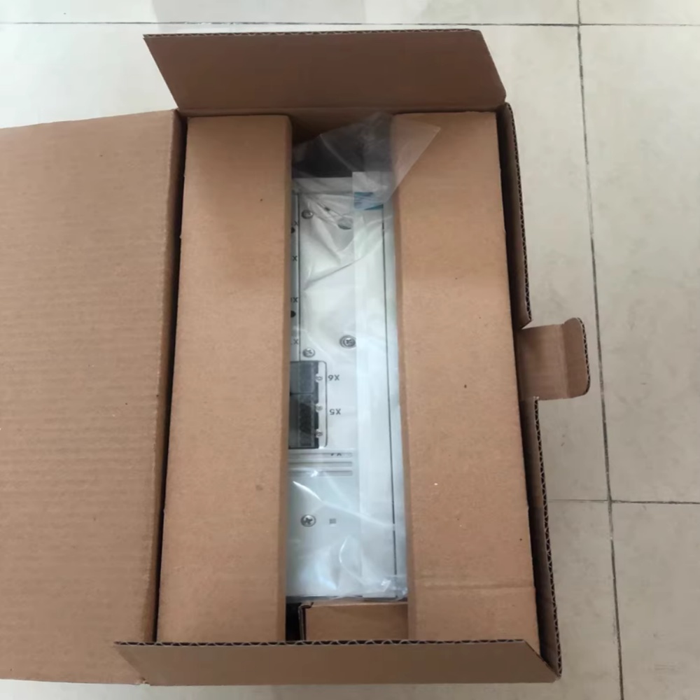 Echtes neues Lenze E82ZAFAC010 Industrie-E/A-Modul FedEx DHL Schneller Versand