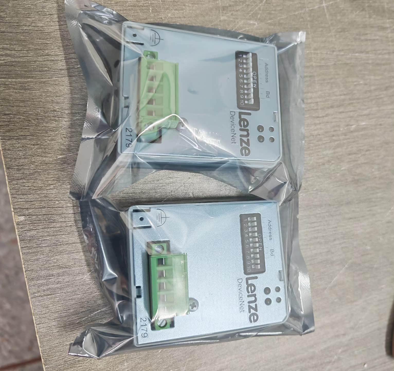 Echtes neues Lenze EMF2177IB Industrie-E/A-Modul FedEx DHL Schneller Versand